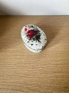 Oval Floral Tin Trinket Box with Red Rose Design
